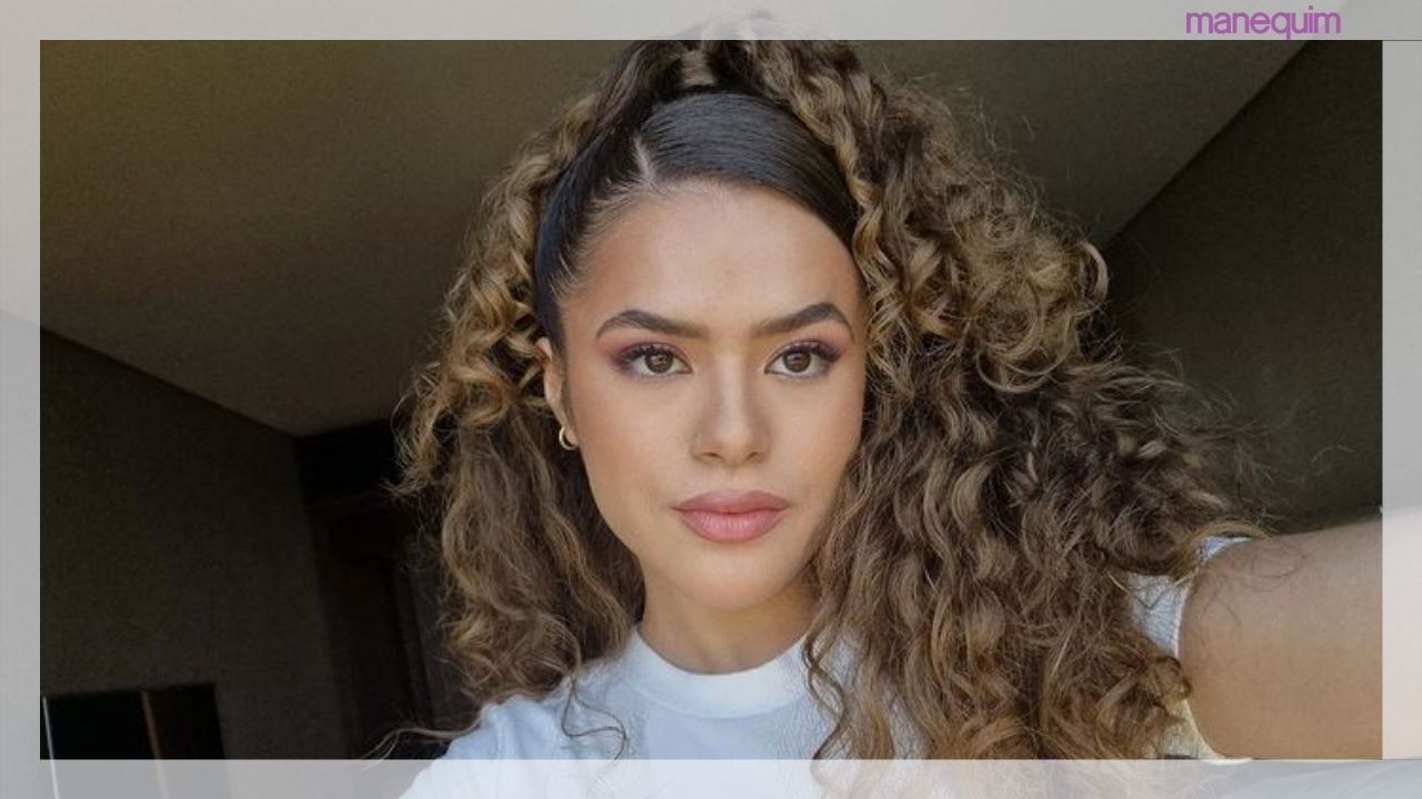 Na grife! A fashionista Maisa adere ao sapato brilhante da Prada