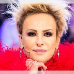 Ana Maria Braga plumas vermelhas
