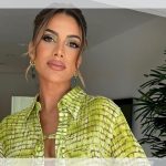 Camila Coelho arrasa ao usar vestido dourado cheio de brilho