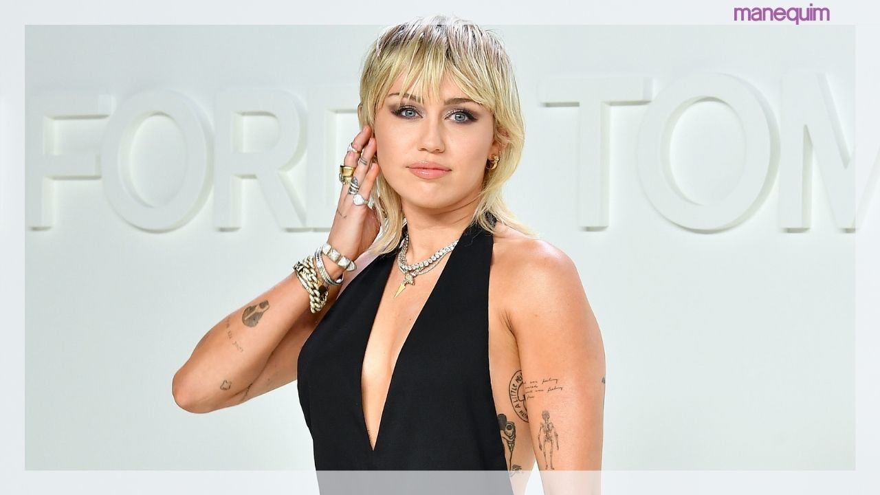 Miley Cyrus aposta em look despojado