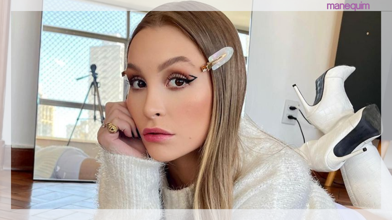 Friozinho! Carla Diaz aposta em look sofisticado para viagem romântica