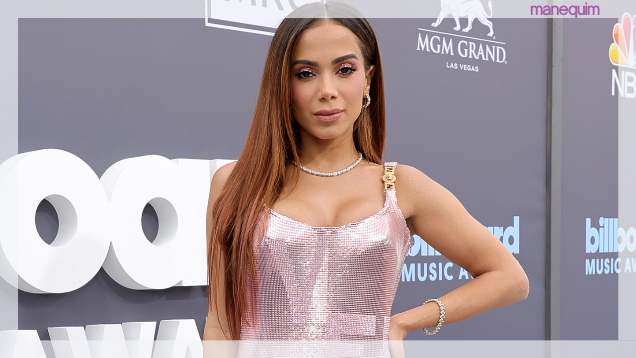 Anitta ganha estátua de cera em museu famoso