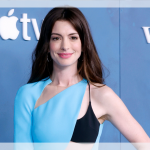 Anne Hathaway usa vestido diferentão formado apenas por CINTOS