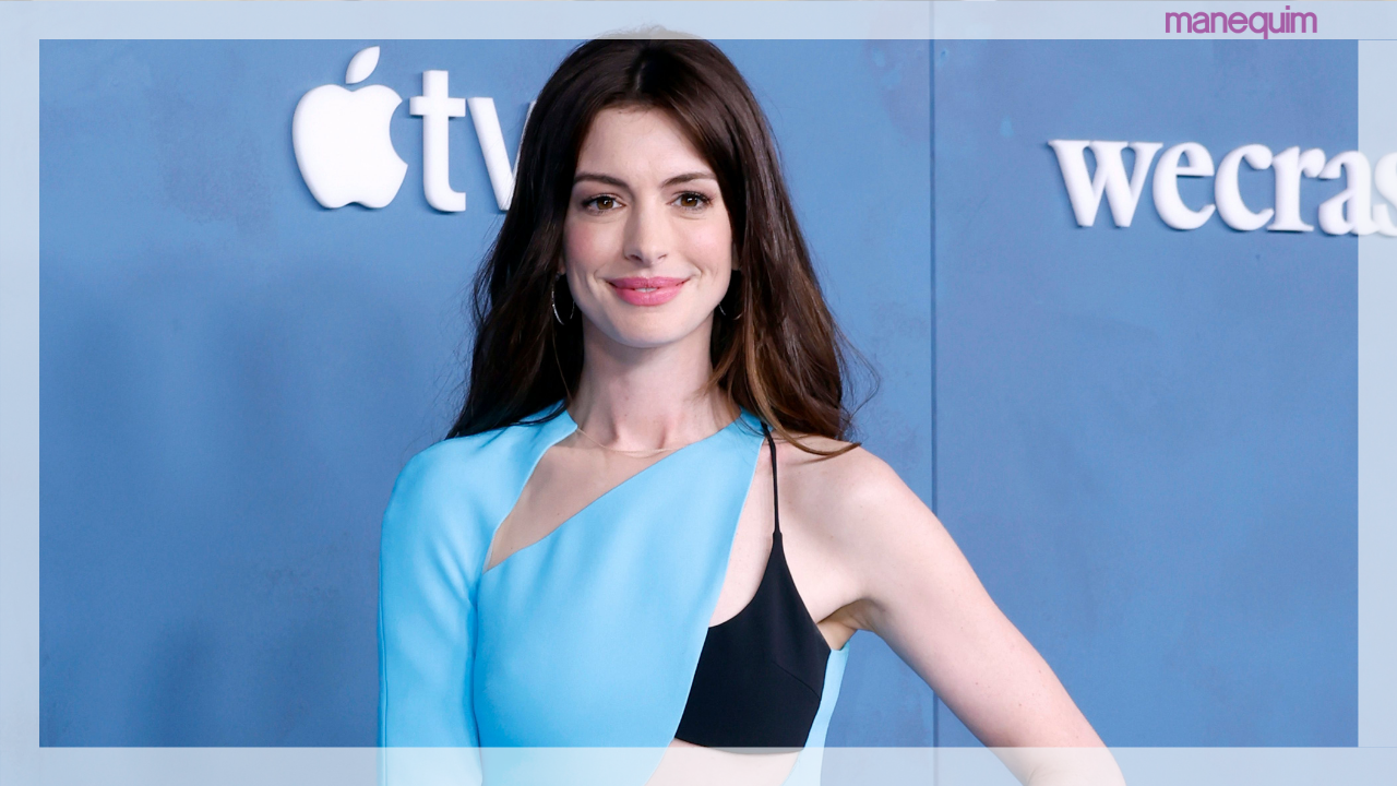 Anne Hathaway usa vestido diferentão formado apenas por CINTOS