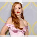 Jessica Chastain usa vestido magnífico rosa de seda dos sonhos