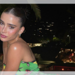 Lívia Nunes encanta ao usar vestido estampado de borboletas coloridas e bolsa de R$ 13 mil