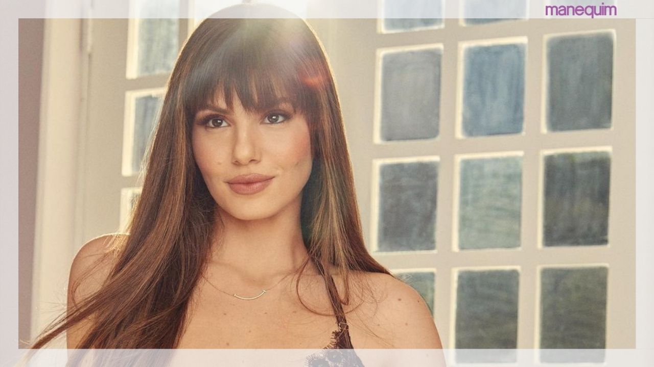 Cropped borboleta? Camila Queiroz ousou na escolha de look estampado