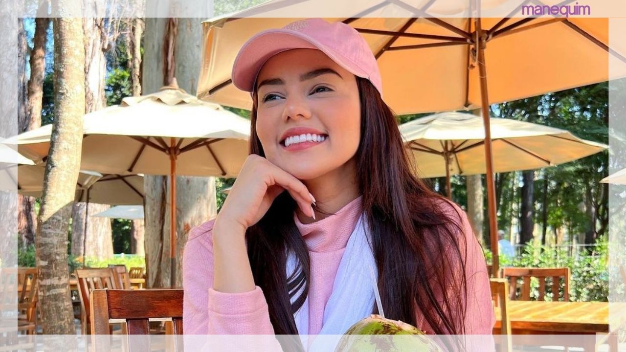 Em Fortaleza, Eslô Marques surge com vestido romântico e super versátil