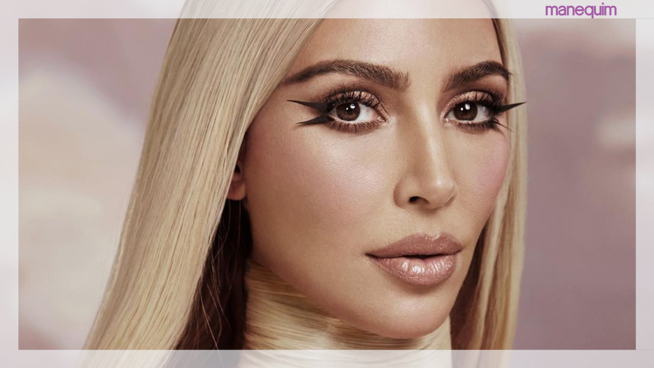 Gente? Kim Kardashian usa adereço de cabeça e começa polêmica na web