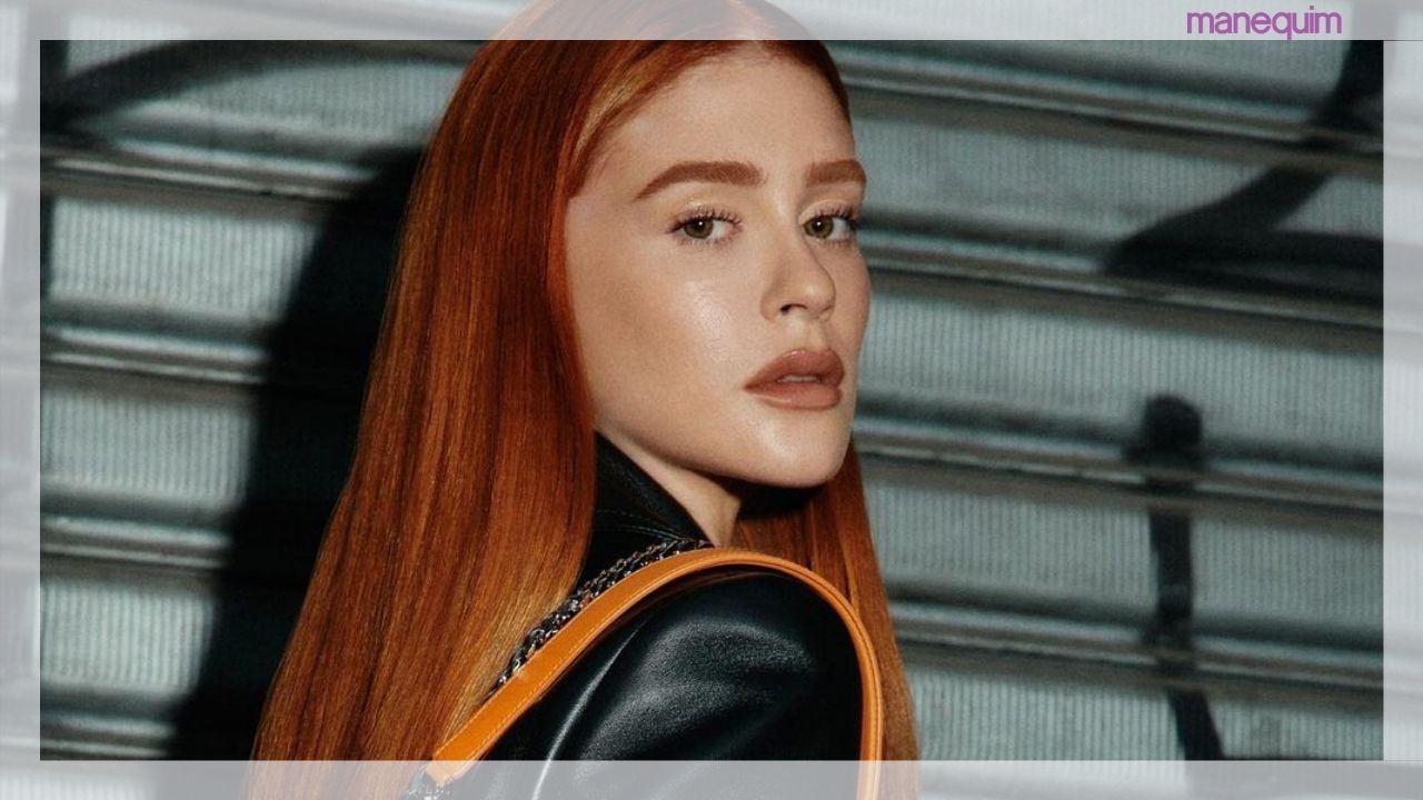 Curtindo Mykonos, Marina Ruy Barbosa đá um show com macacão floral!