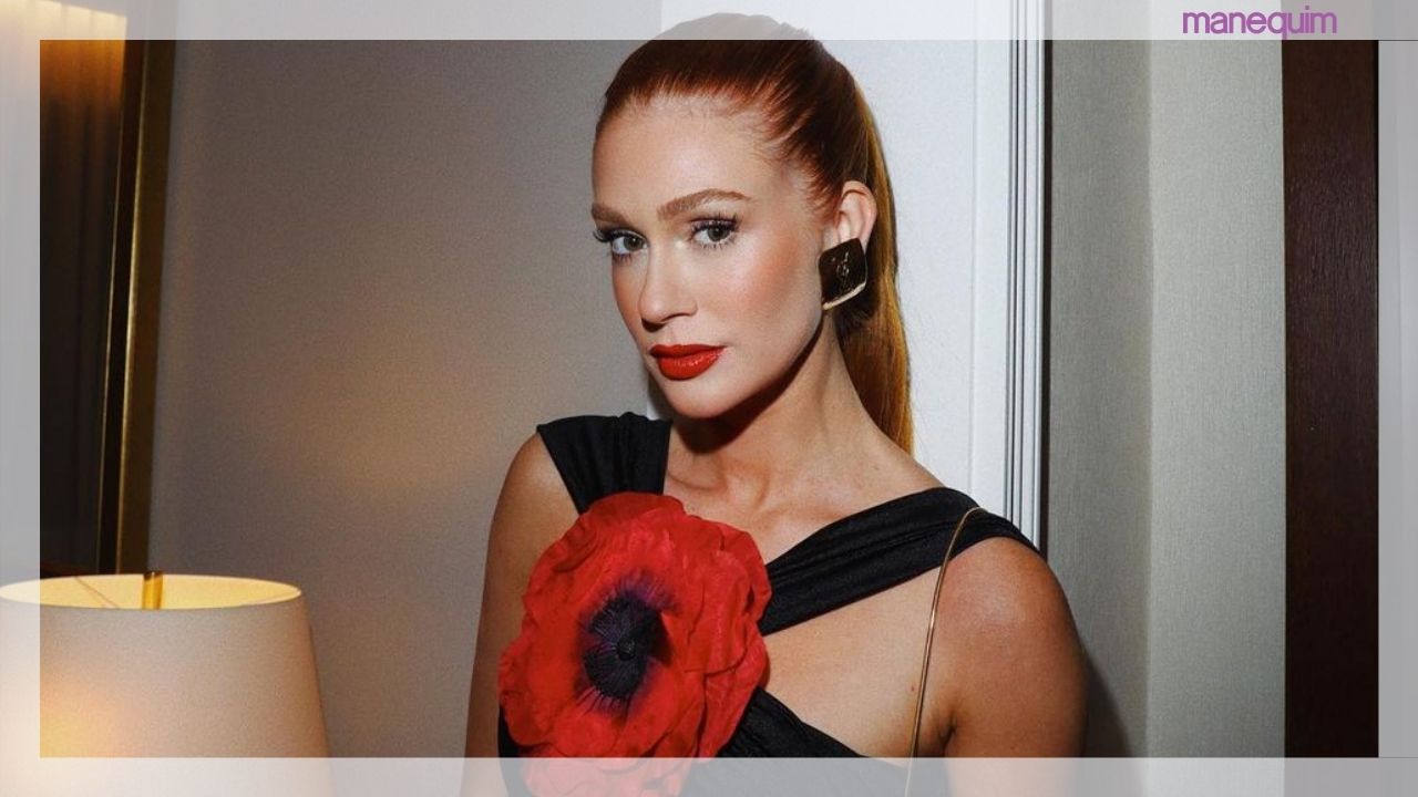 Sereia? Na Grécia, Marina Ruy Barbosa ousa em vestido verde recortado