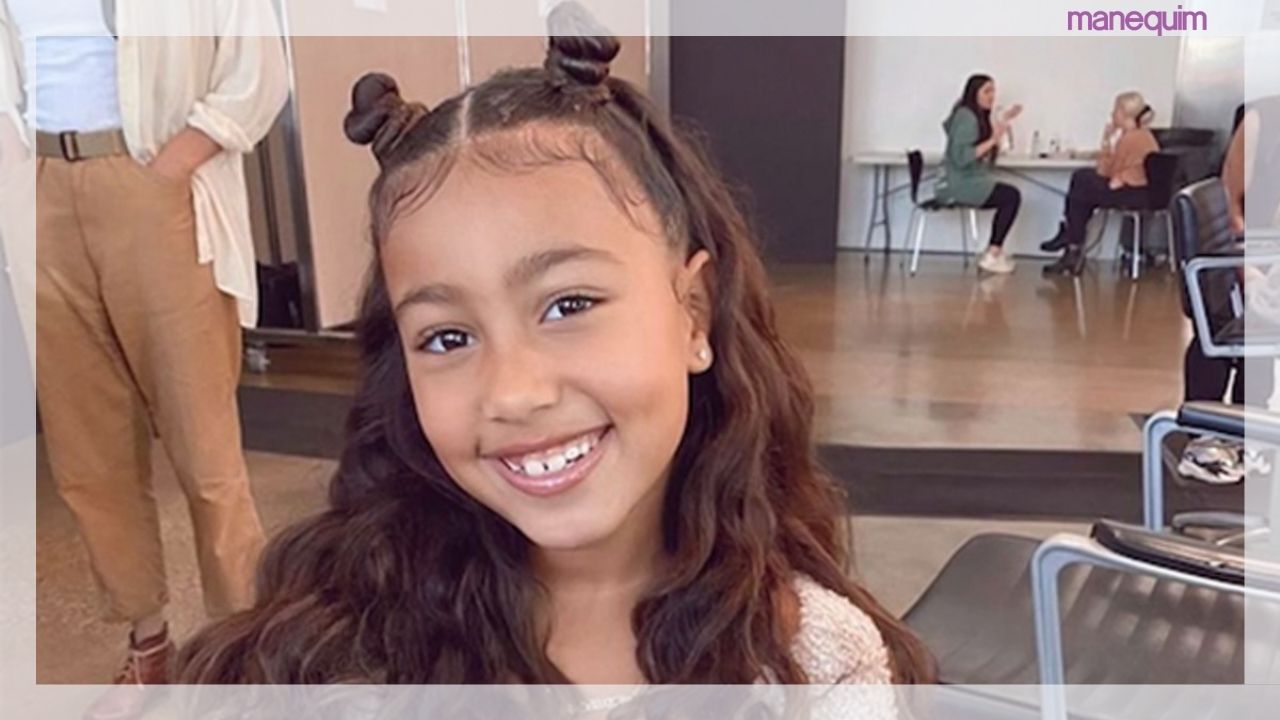 North West, filha da Kanye West, usa jaqueta rara do pai