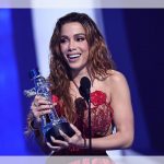 Anitta faz história no VMA com direito a vestido escandaloso e revelador!