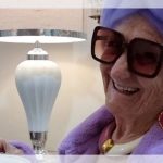 5 vezes que vovó fashionista Izaura Demari, de 81 anos, usou saltos gigantes e diferentões