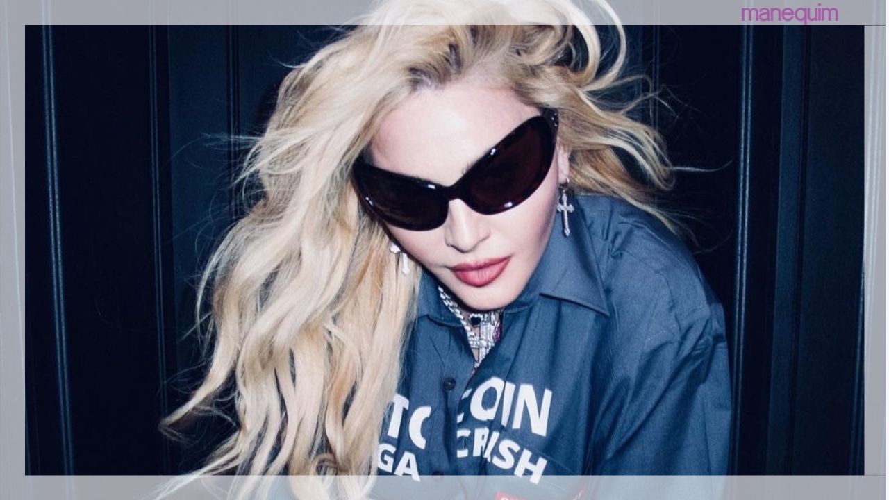 Madonna completa 64 anos e celebra com vestido muito diferente!