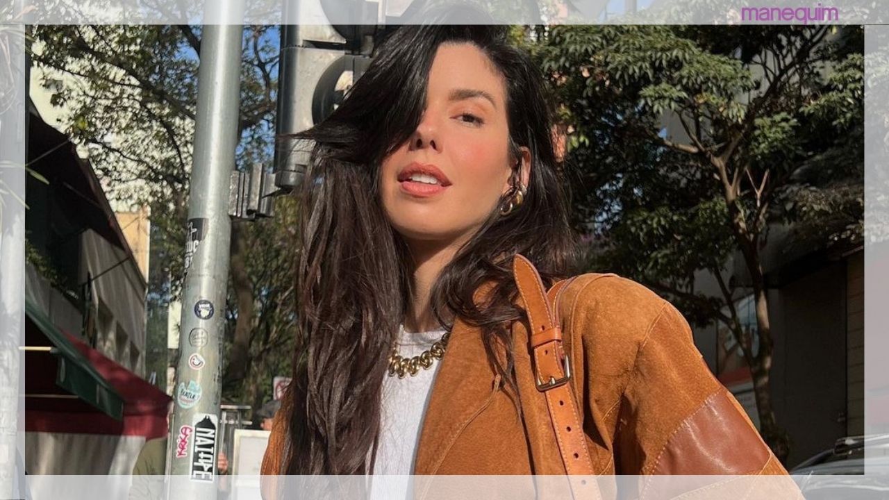 Camila Coutinho inova com tendência color block em bolsa de plástico!