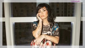 Designer brasileira? Demi Lovato usa look nacional e único na abertura da turnê