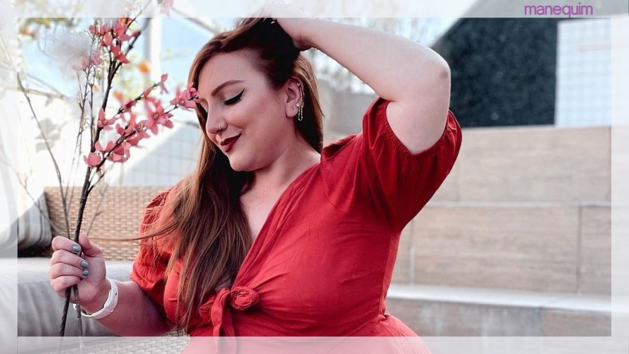 Sobreposição de montão! Ju Romano aposta em look perfeito para dias frios com chuva