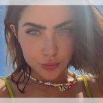 Conjuntinho estampado: Jade Picon aposta em transparência e casaco de R$13 mil
