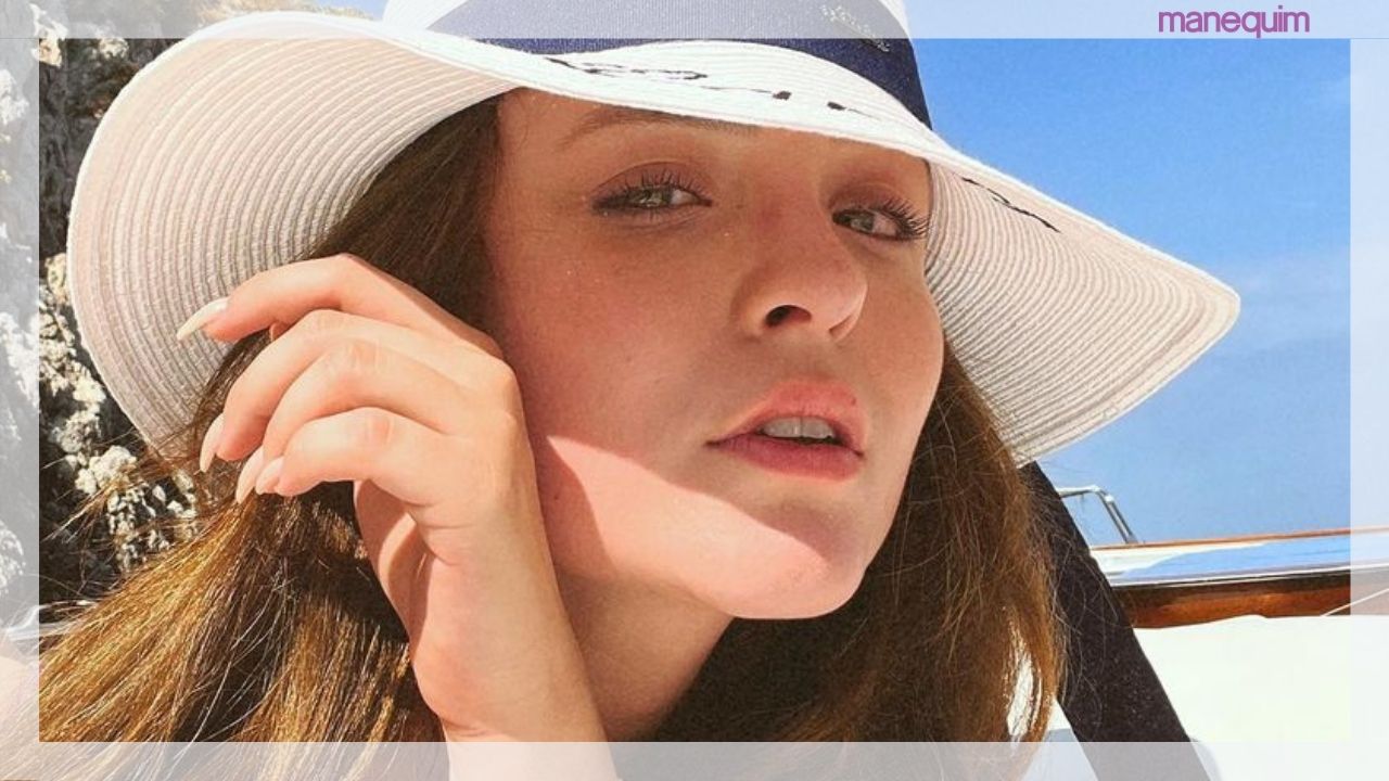 All white com ponto de luz: Larissa Manoela aposta em look muito elegante