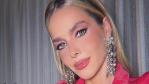 Tendências atrás de tendências: Monique Alfradique arrasa em look todo rosa