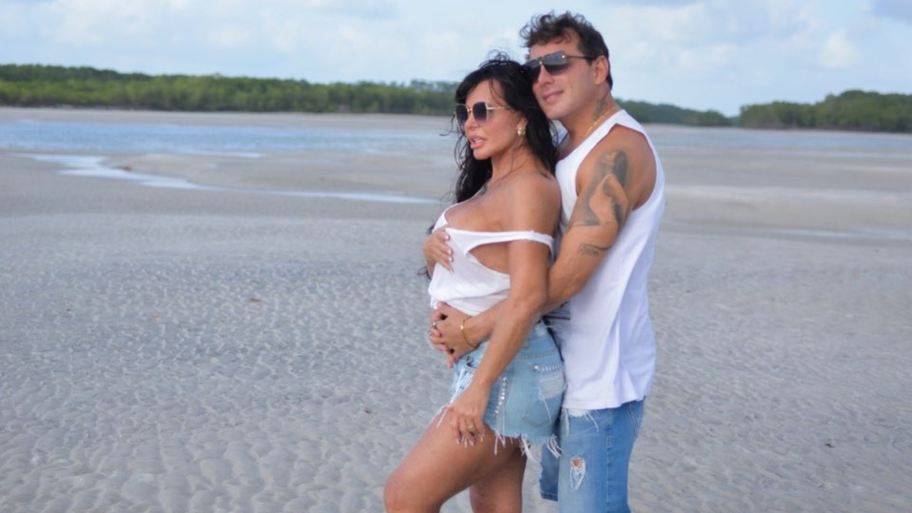 Grávida? Gretchen comenta rumores de gestação após foto suspeita