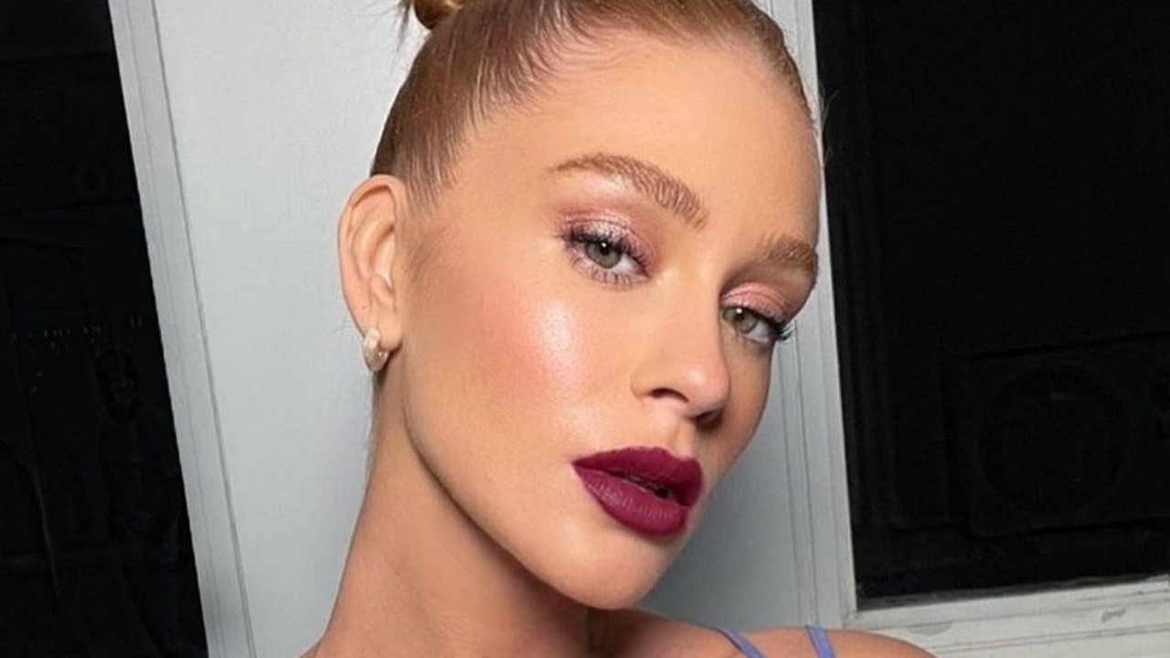 Marina Ruy Barbosa aposta em visual de paetê: "Uma fada"