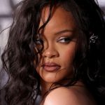 Rihanna surge deslumbrante em première de 'Pantera Negra 2'