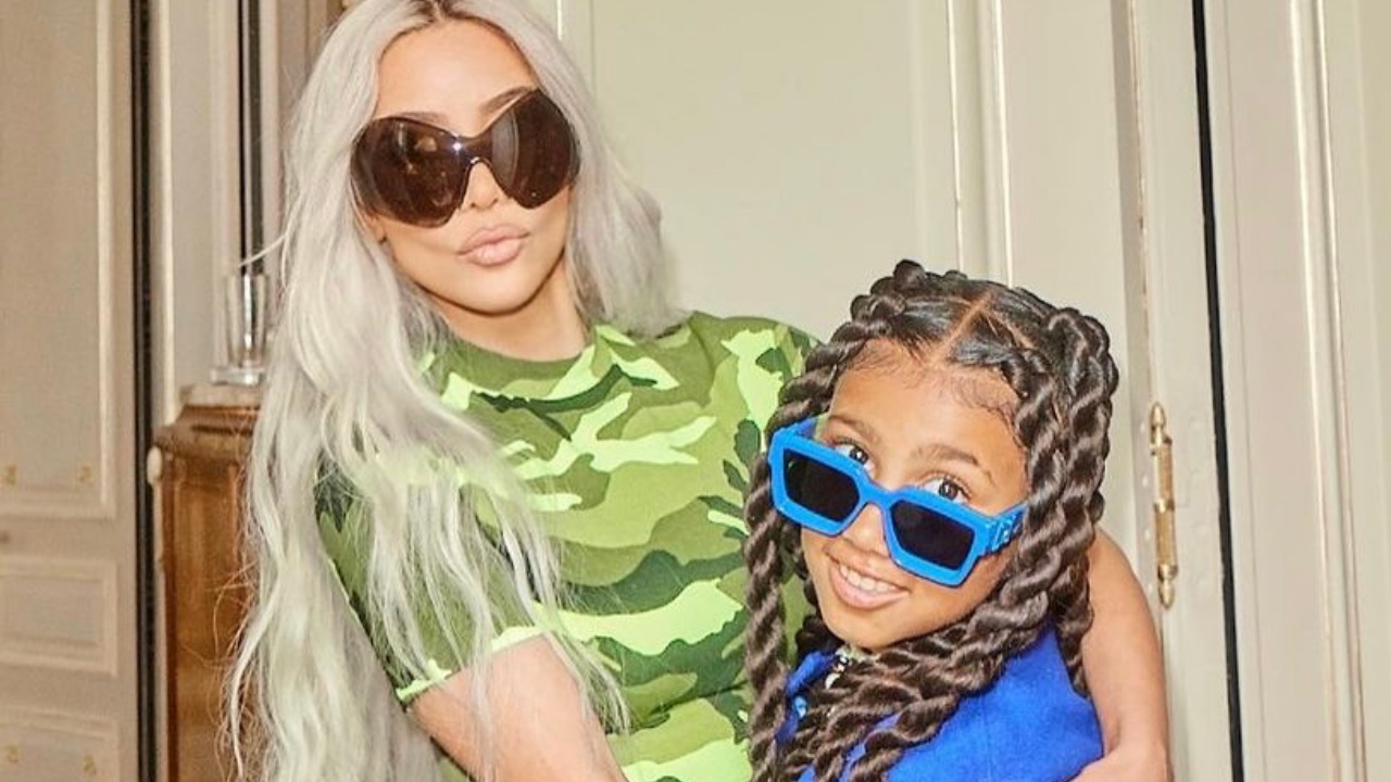 Kim Kardashian revela que vestido é responsável pelo nascimento de filha; saiba qual!