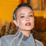 Larissa Manoela inova com transparências e surge em look diferente