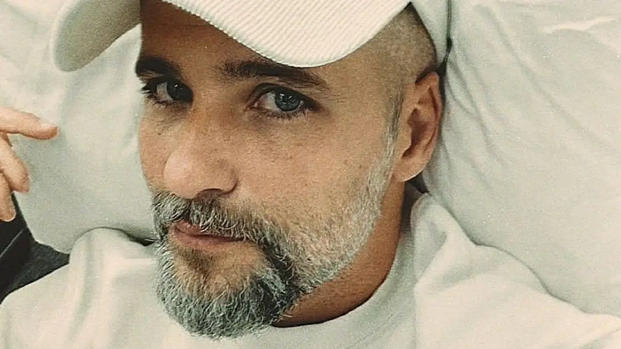 Bruno Gagliasso exibe novo visual após brincadeira com filhos
