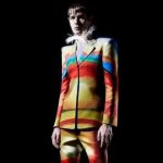 Moda futurista: a proposta sem gêneros e de cores vibrantes que chama atenção no SPFW