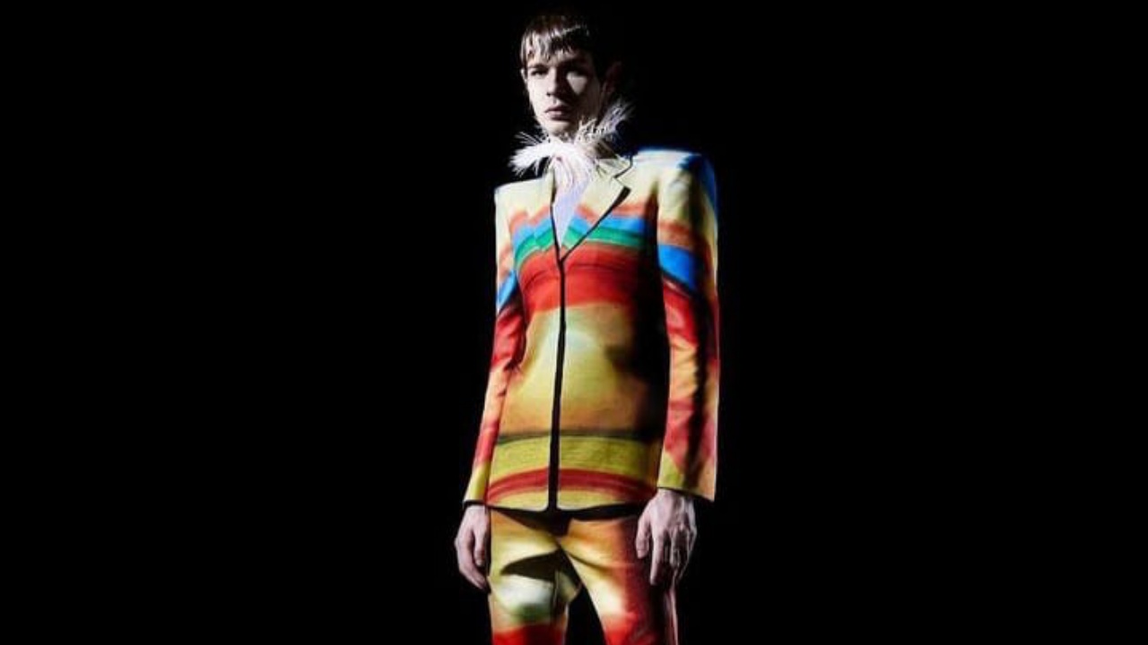 Moda futurista: a proposta sem gêneros e de cores vibrantes que chama atenção no SPFW