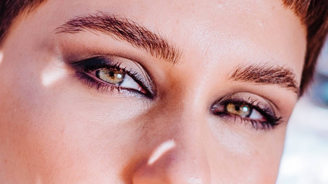 Maquiagem: como fazer um olho de festa em 4 passos