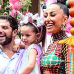 Sabrina Sato se joga no mundo de fantasias em aniversário de 4 anos da filha Zoe