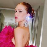 Marina Ruy Barbosa arrasa em tapete vermelho com vestido bufante