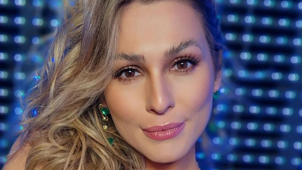 Lívia Andrade aposta em tendência exagerada de 2023 e deslumbra