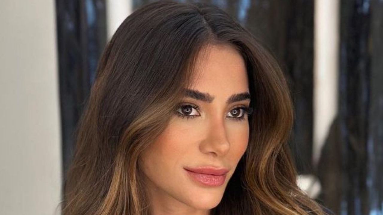 Romana Novais aposta em novo visual para festas de fim de ano