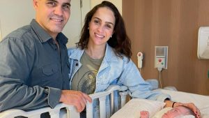 Filha de Juliano e Letícia Cazarré completa seis meses de vida no hospital: "A vida quer viver"