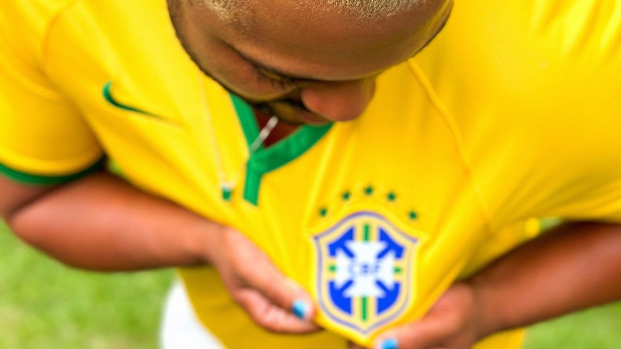 Brazilcore de maneira diferente: Como inovar com as cores do Brasil no cabelo