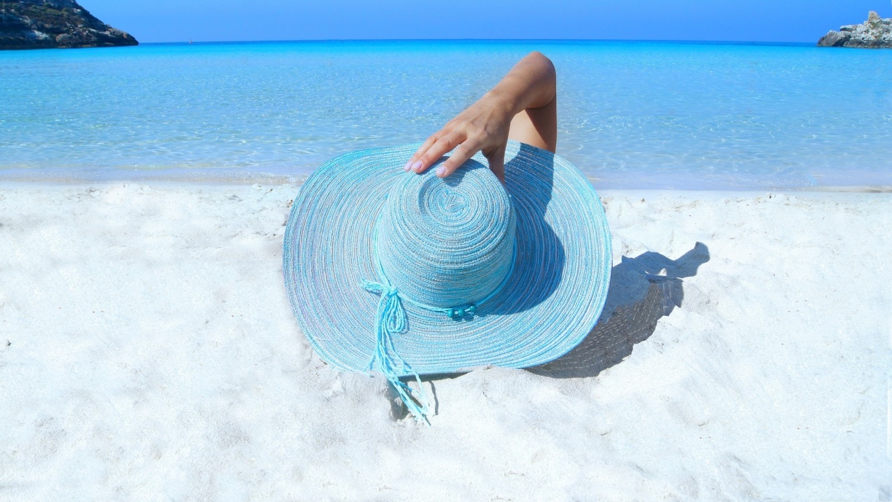 Moda praia: as melhores tendências para curtir o verão da maneira mais estilosa