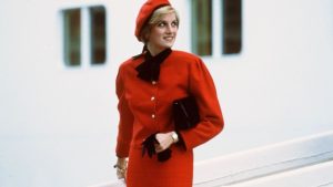 O produto de beleza aliado da princesa que Charles III pediu para Lady Di parar de usar